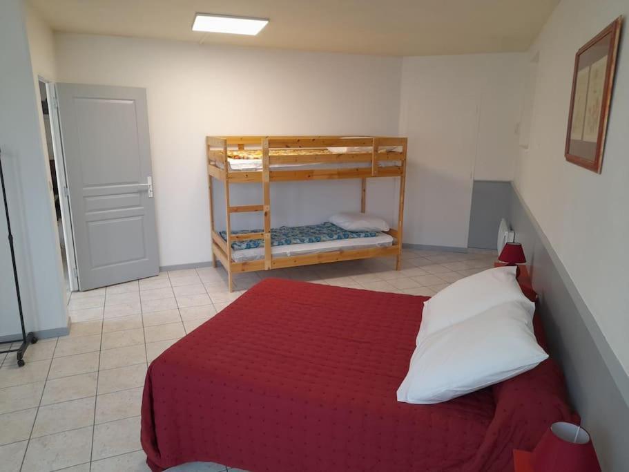 Appartement Au Bord Du Canal Montbard Exterior photo