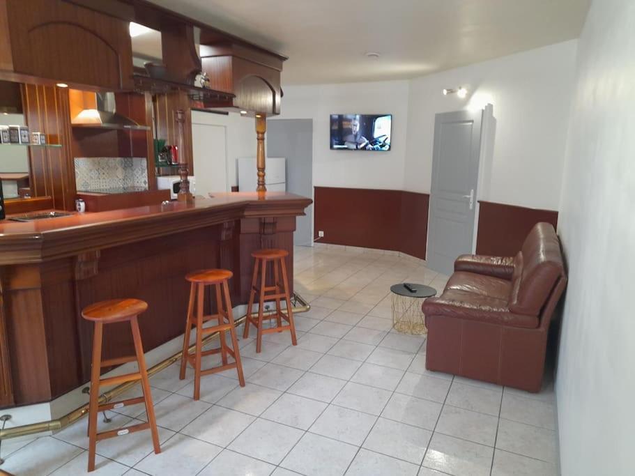 Appartement Au Bord Du Canal Montbard Exterior photo